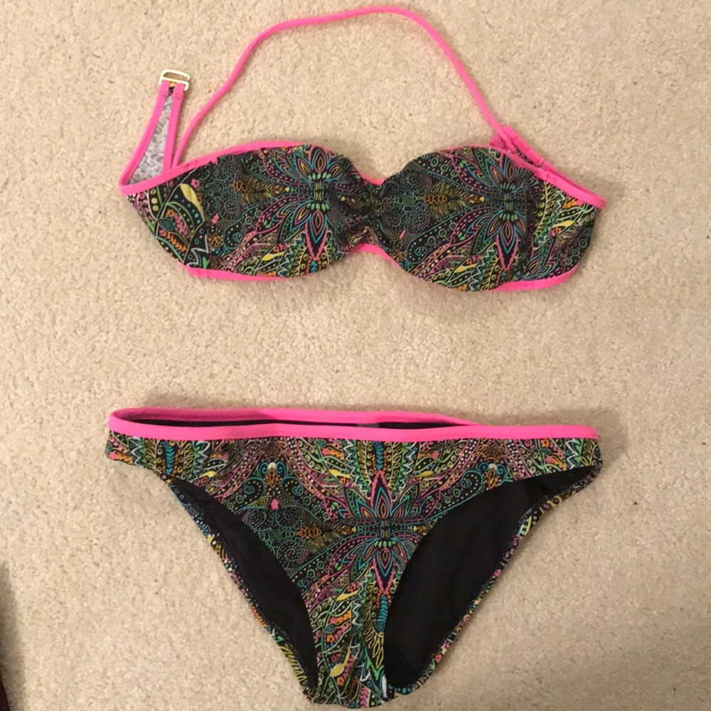 Victoria’s Secret bikini top✨